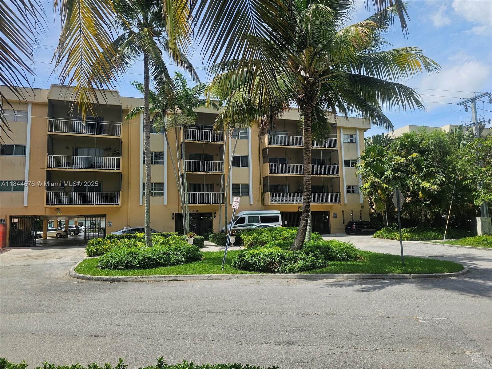 Keystone Bay Condo Folio 06 2227 103 0300
2620 NE 135 Street #431
Arch Creek Water Way View and partial bay view. Arch Creek Natural Park across the street ideal for a relaxing hike.