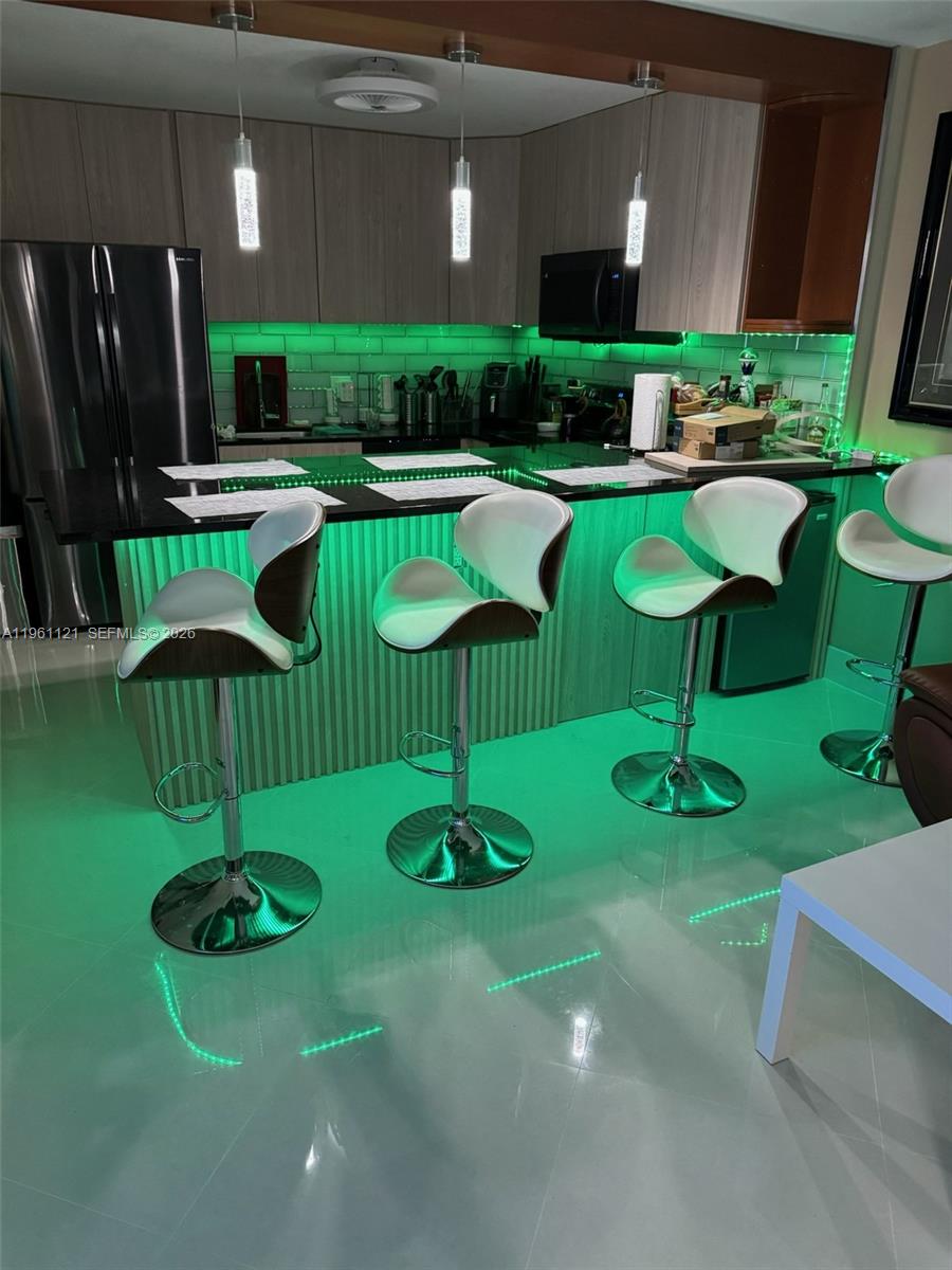 ADMIRALS PORT CONDO WEST - Residential