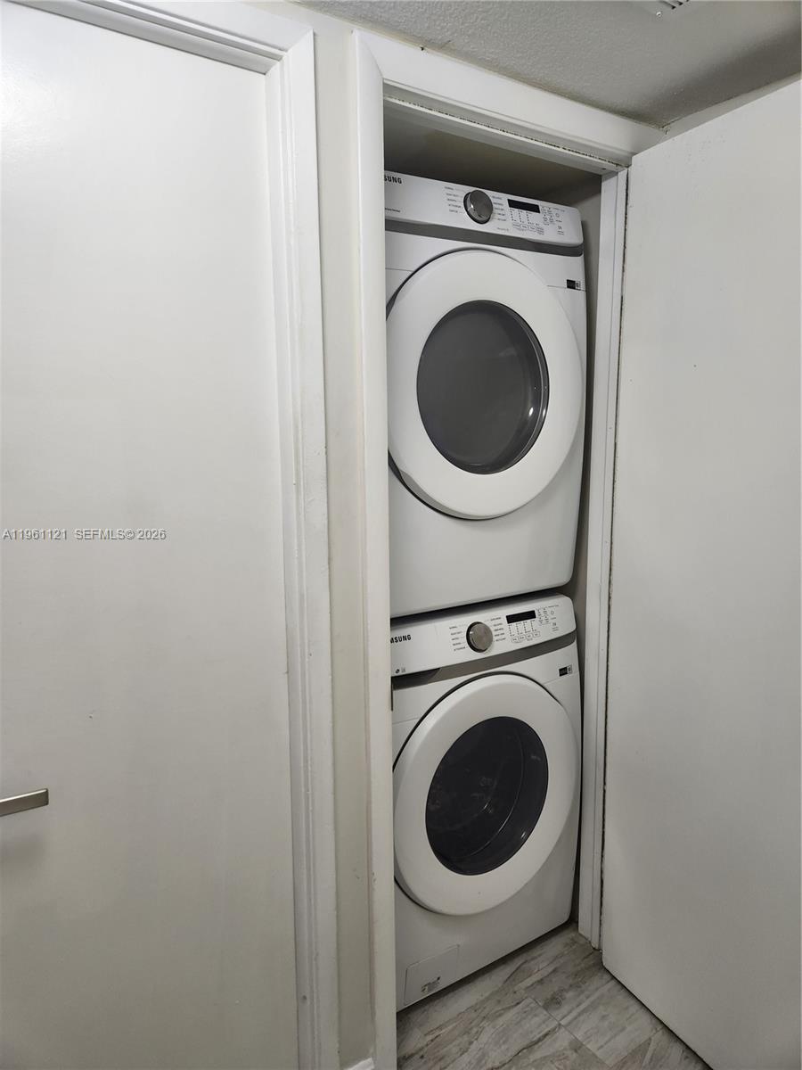 ADMIRALS PORT CONDO WEST - Residential