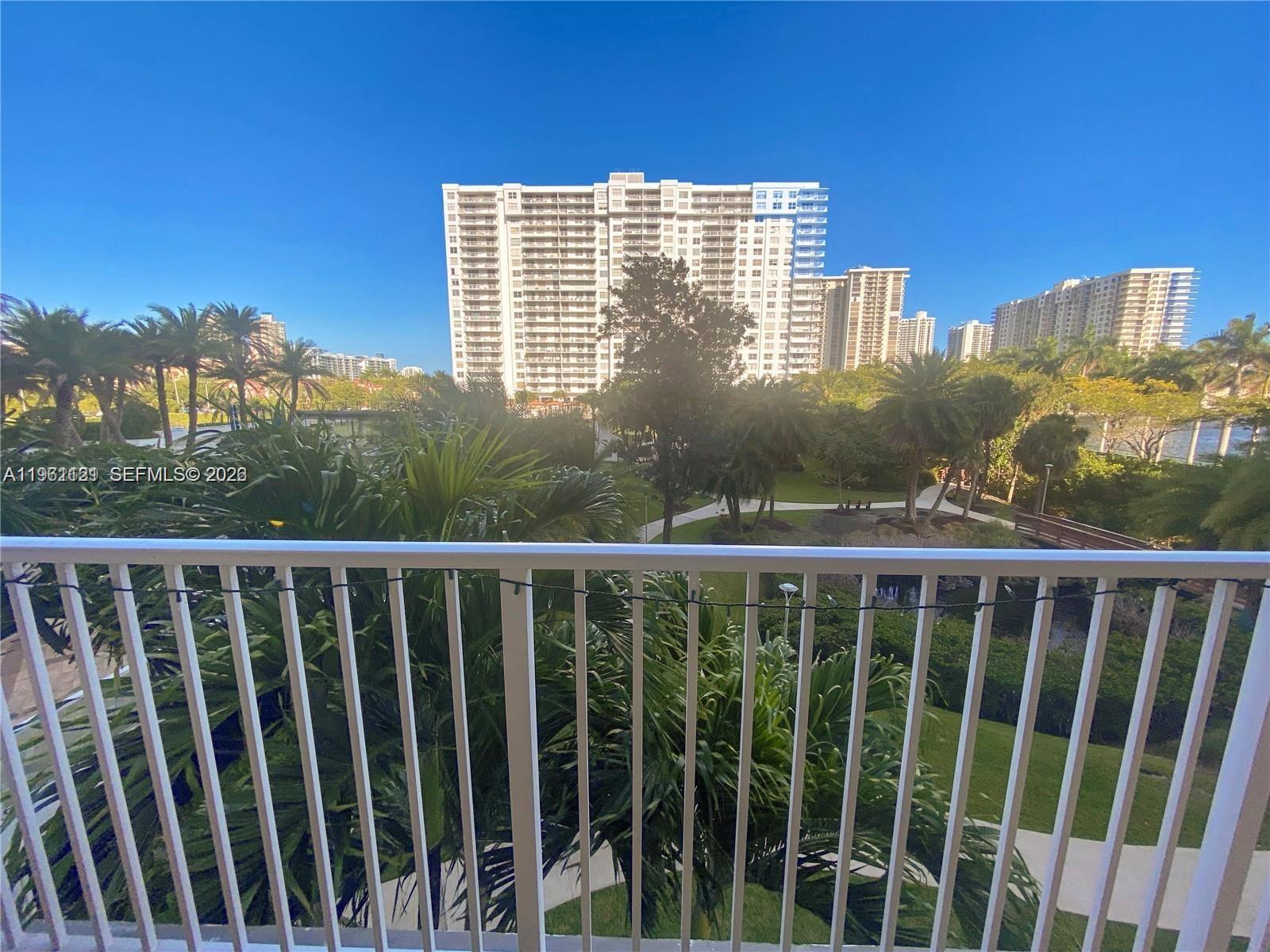 ADMIRALS PORT CONDO WEST - Residential