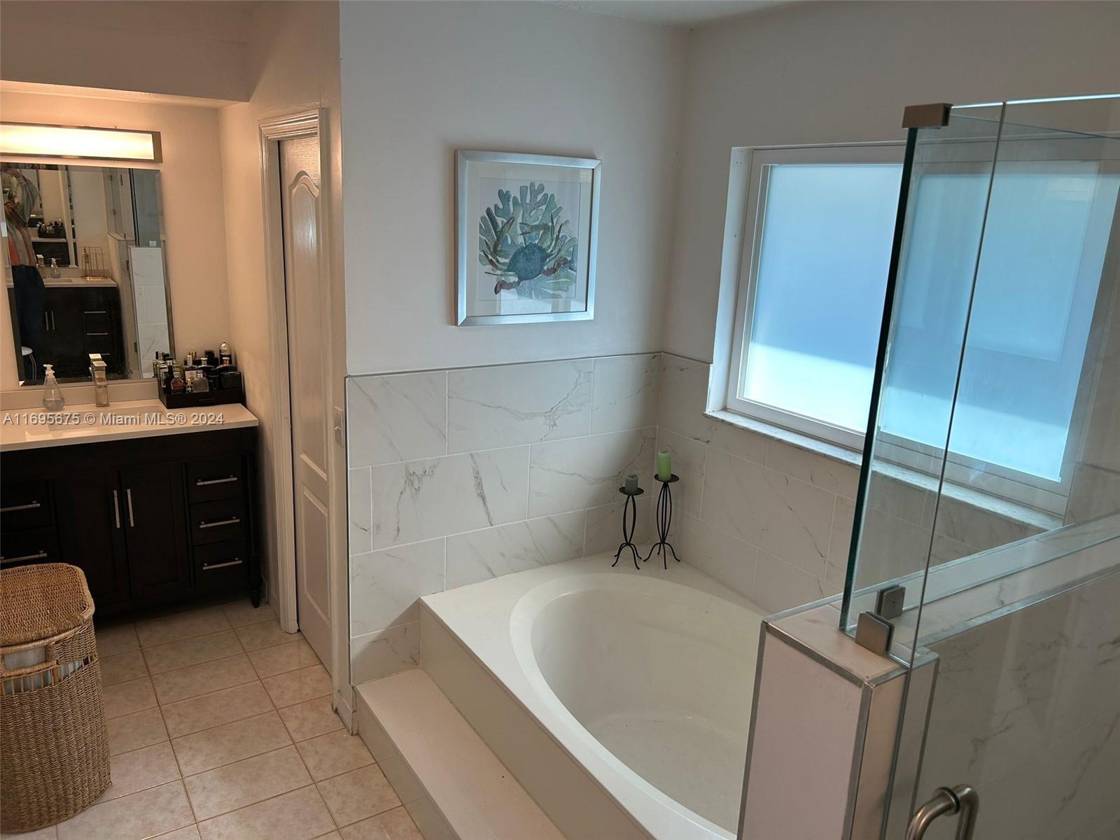 HAMMOCKS SHORES 3RD ADDN - Residential