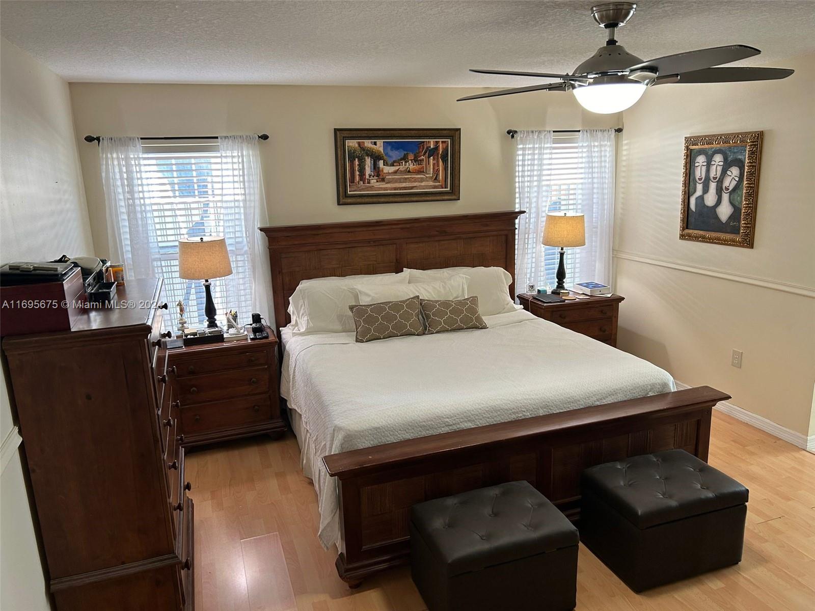 HAMMOCKS SHORES 3RD ADDN - Residential