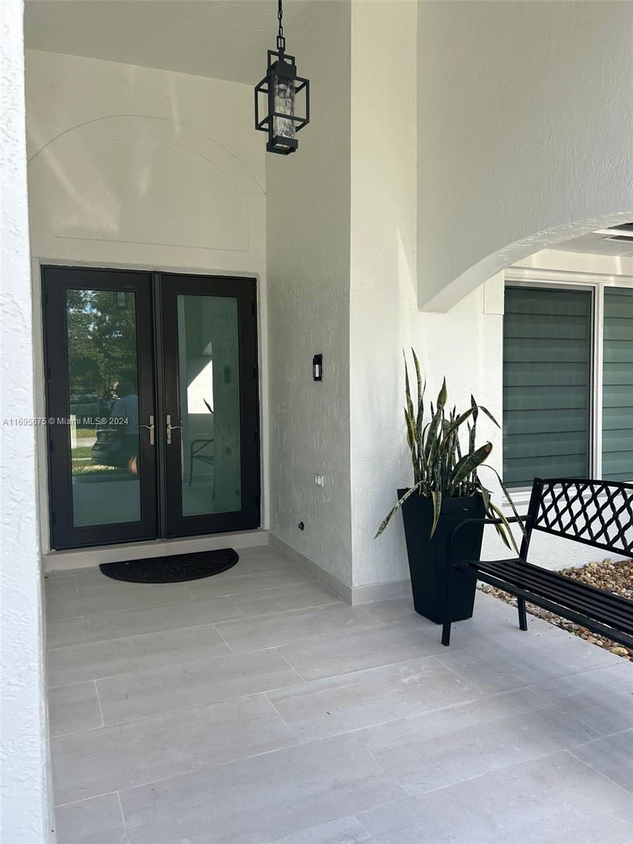 HAMMOCKS SHORES 3RD ADDN - Residential