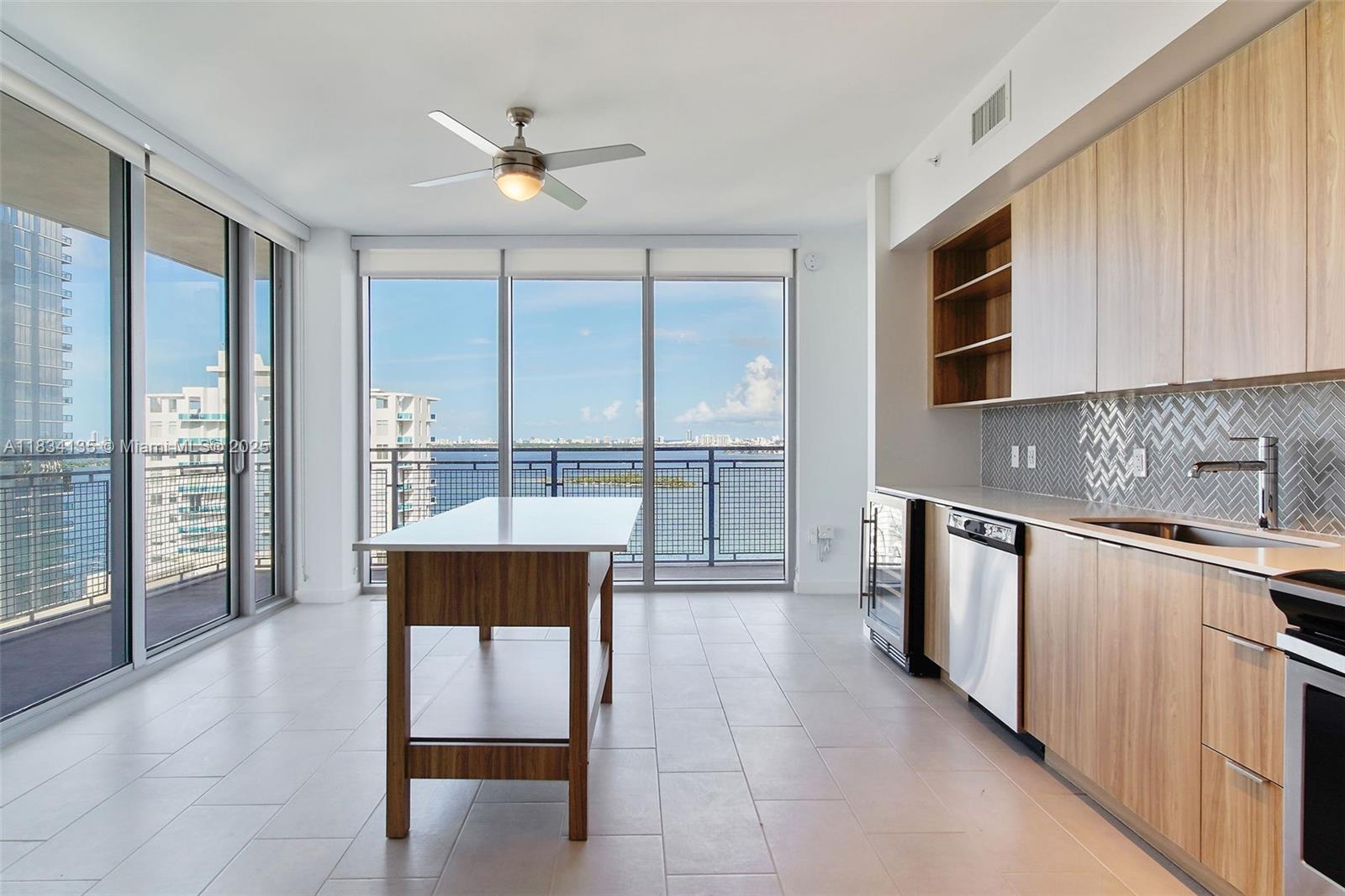2150 N Bayshore Dr 1701