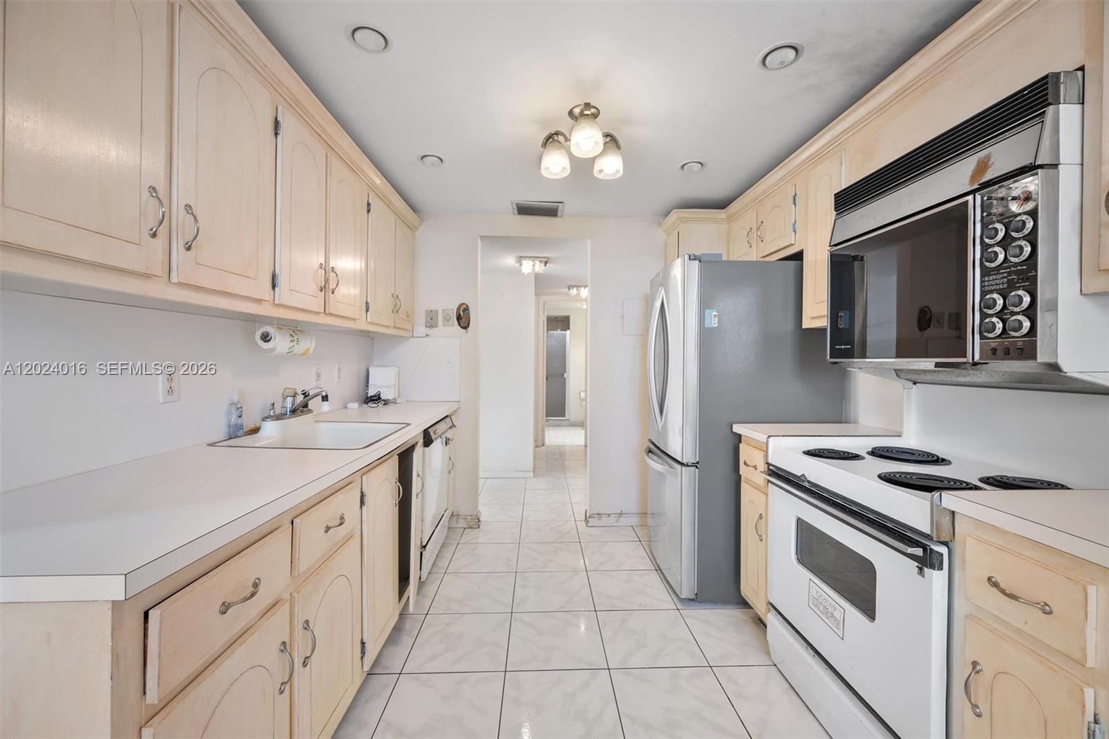 PRINCE GEORGE ARMS CONDO - Residential