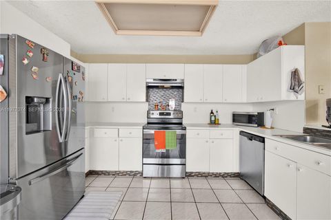 Tiny photo for 10528 SW 118th Pl, Miami, FL 33186 (MLS # A11977074)