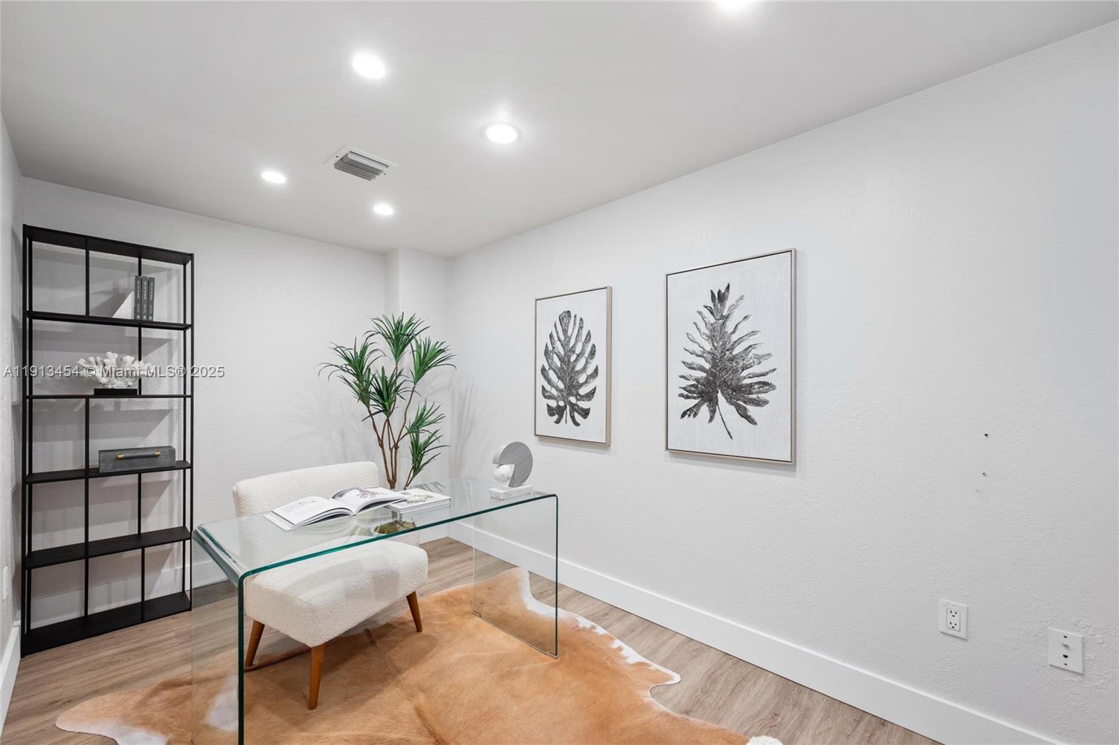 ISLAND POINTE CONDO - Residential