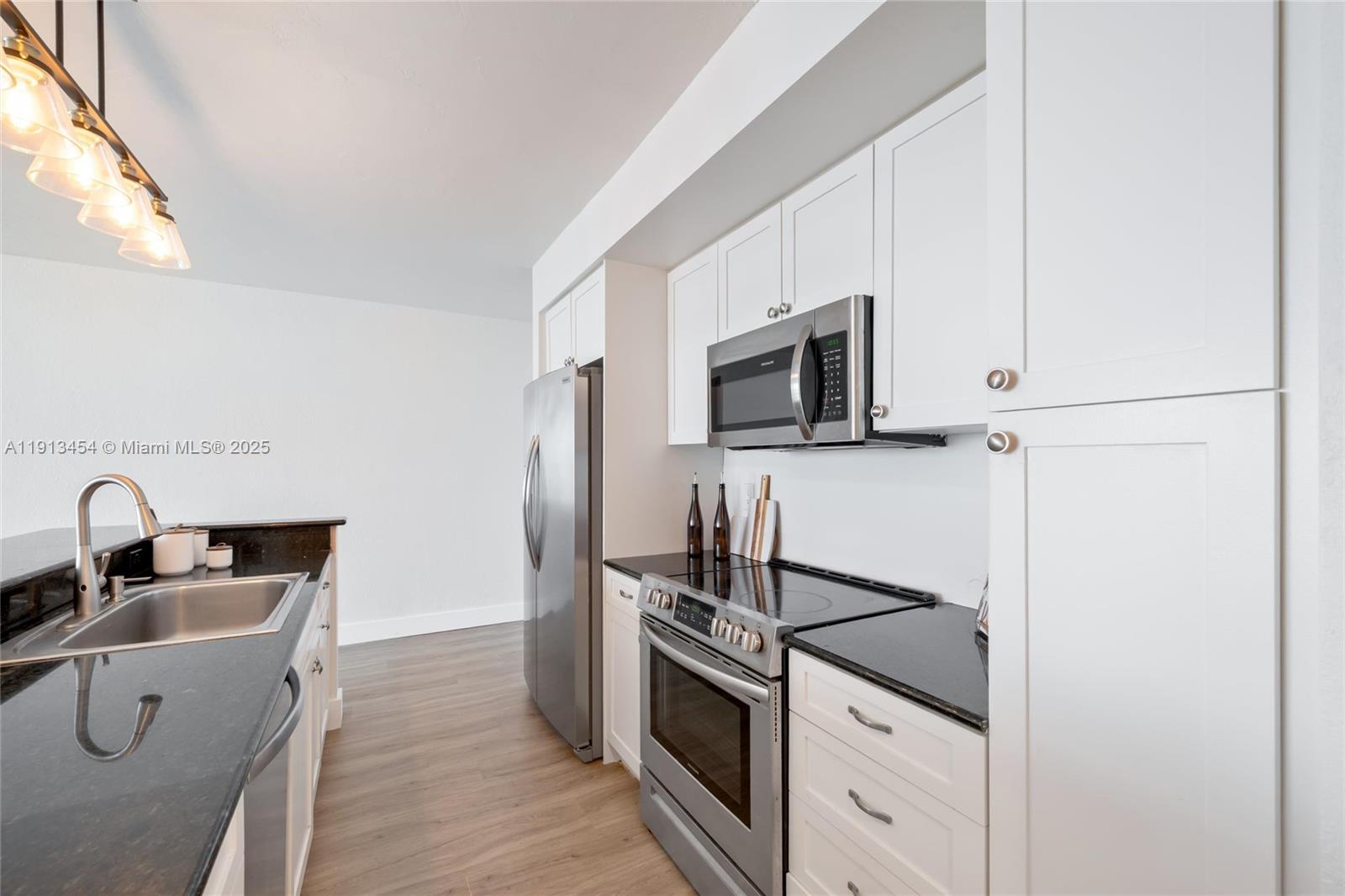 ISLAND POINTE CONDO - Residential