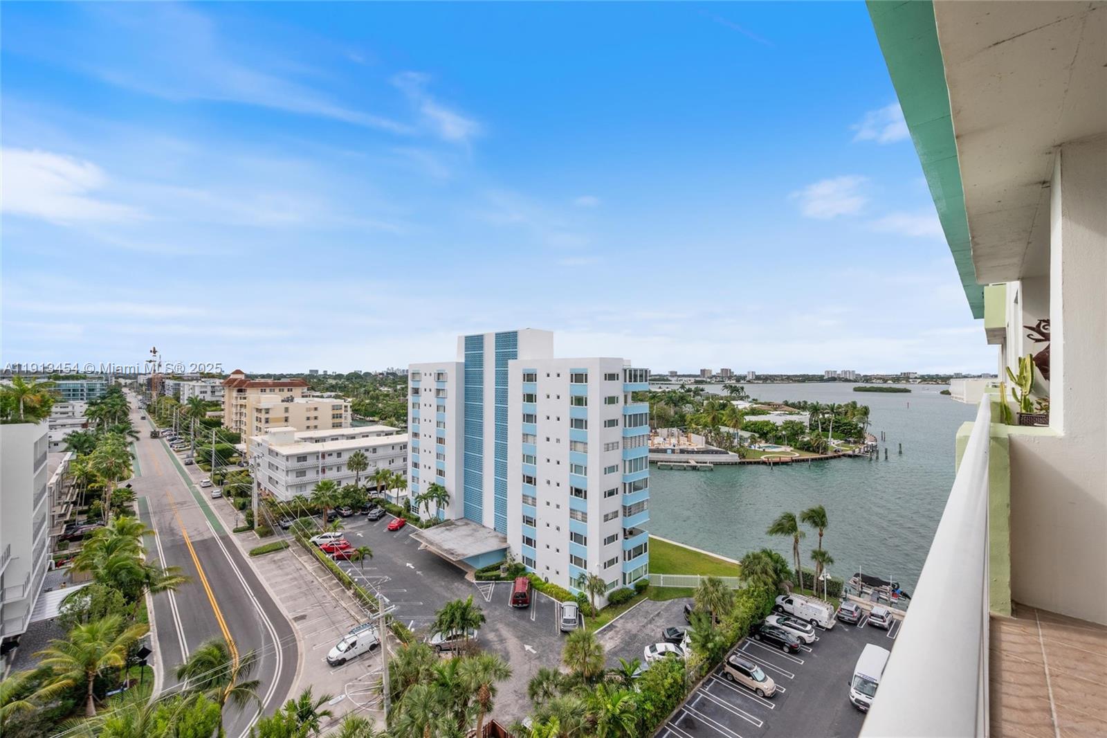 ISLAND POINTE CONDO - Residential