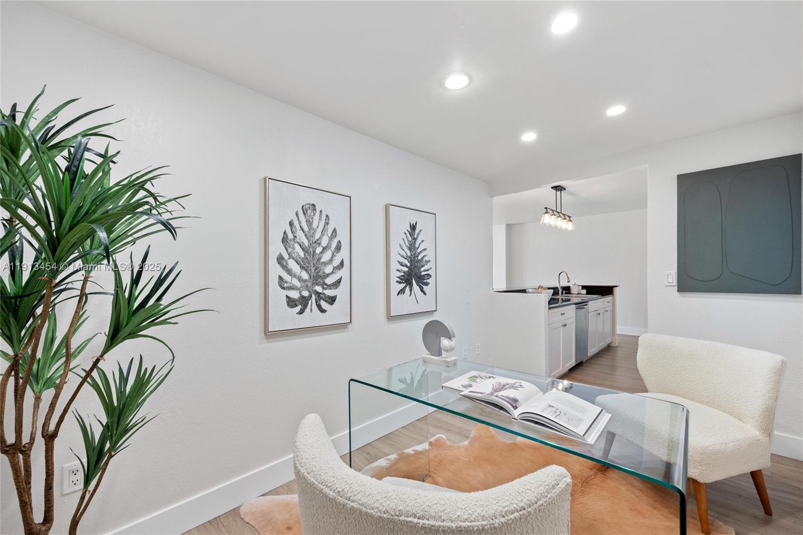 ISLAND POINTE CONDO - Residential