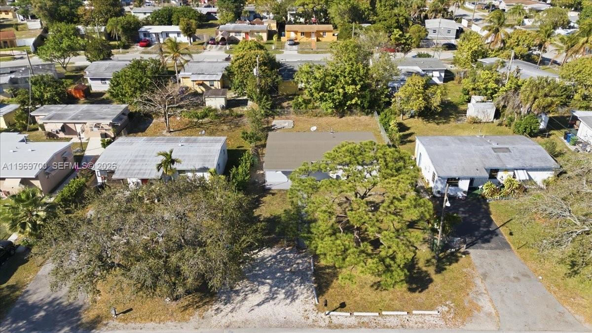 LAUDERDALE MANORS ADD - Residential