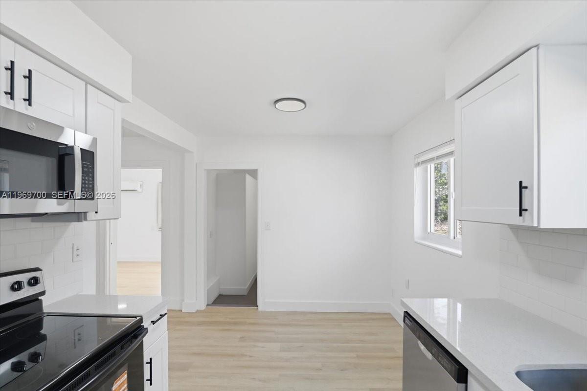 LAUDERDALE MANORS ADD - Residential