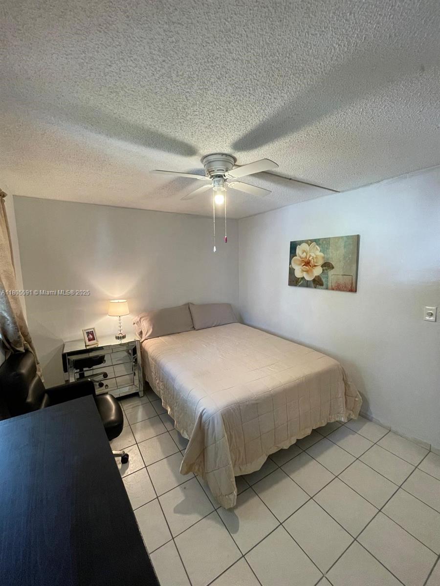 OMEGA CONDO NO 5 - Residential