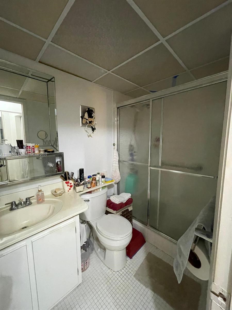 OMEGA CONDO NO 5 - Residential