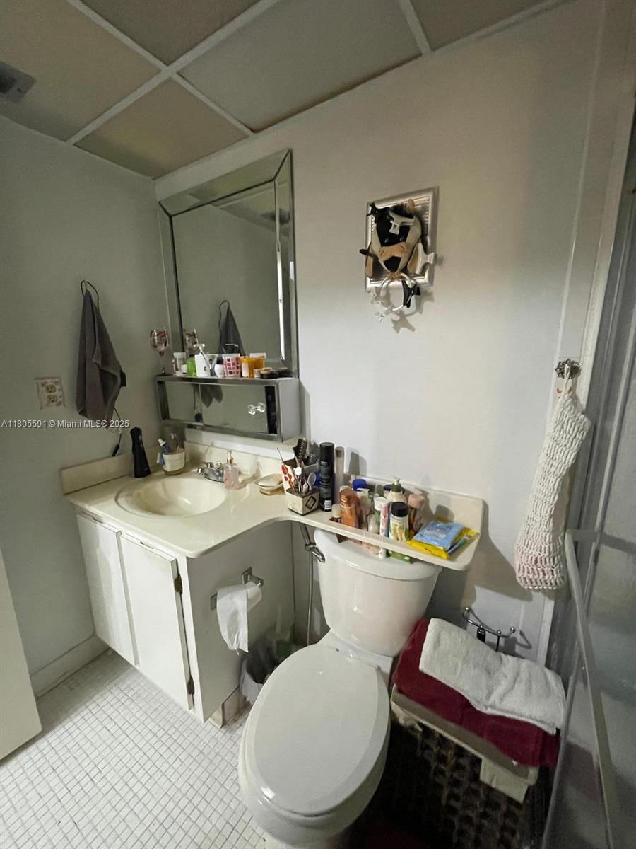 OMEGA CONDO NO 5 - Residential
