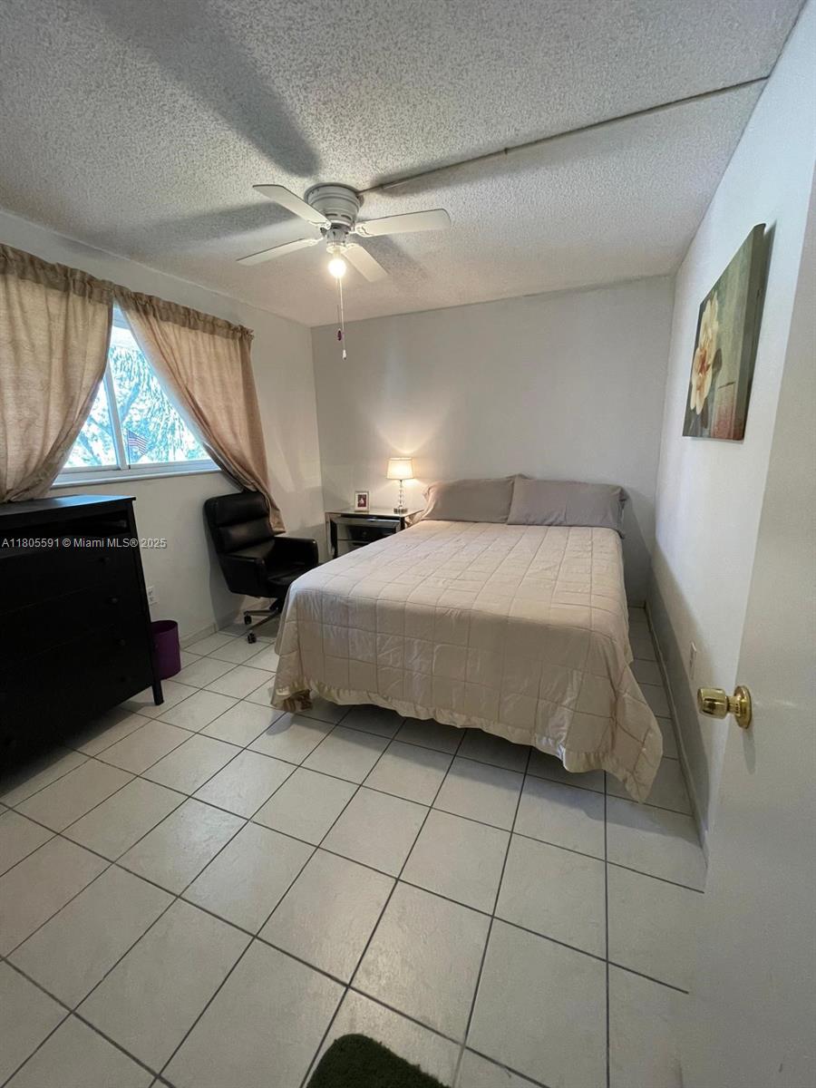 OMEGA CONDO NO 5 - Residential