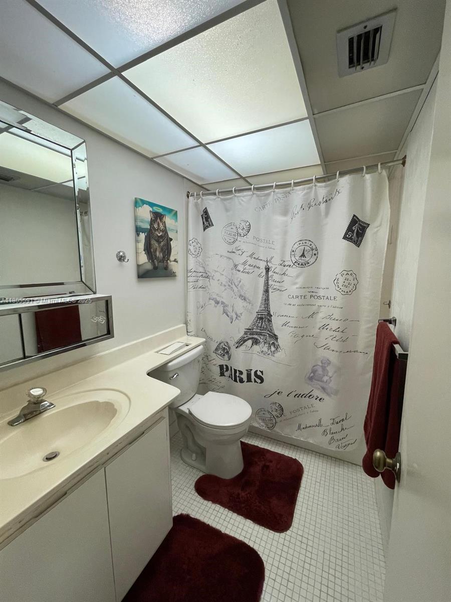 OMEGA CONDO NO 5 - Residential