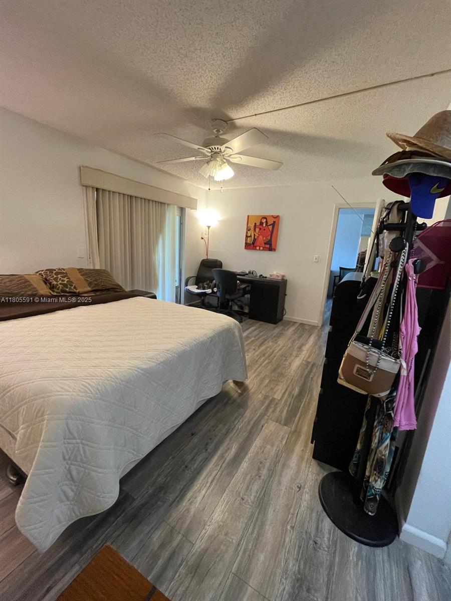 OMEGA CONDO NO 5 - Residential