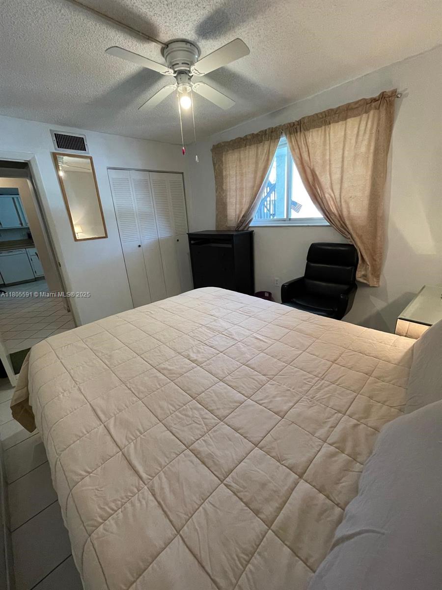 OMEGA CONDO NO 5 - Residential