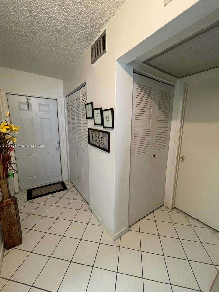 OMEGA CONDO NO 5 - Residential