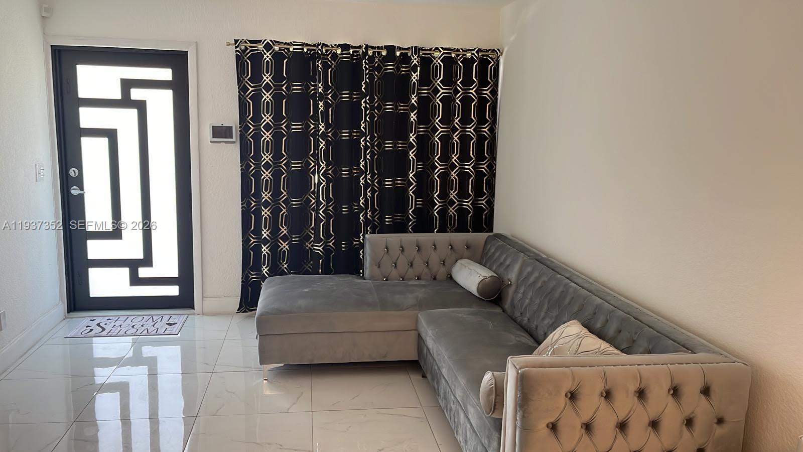 ROYAL PALMS PARK SEC 2 - Residential