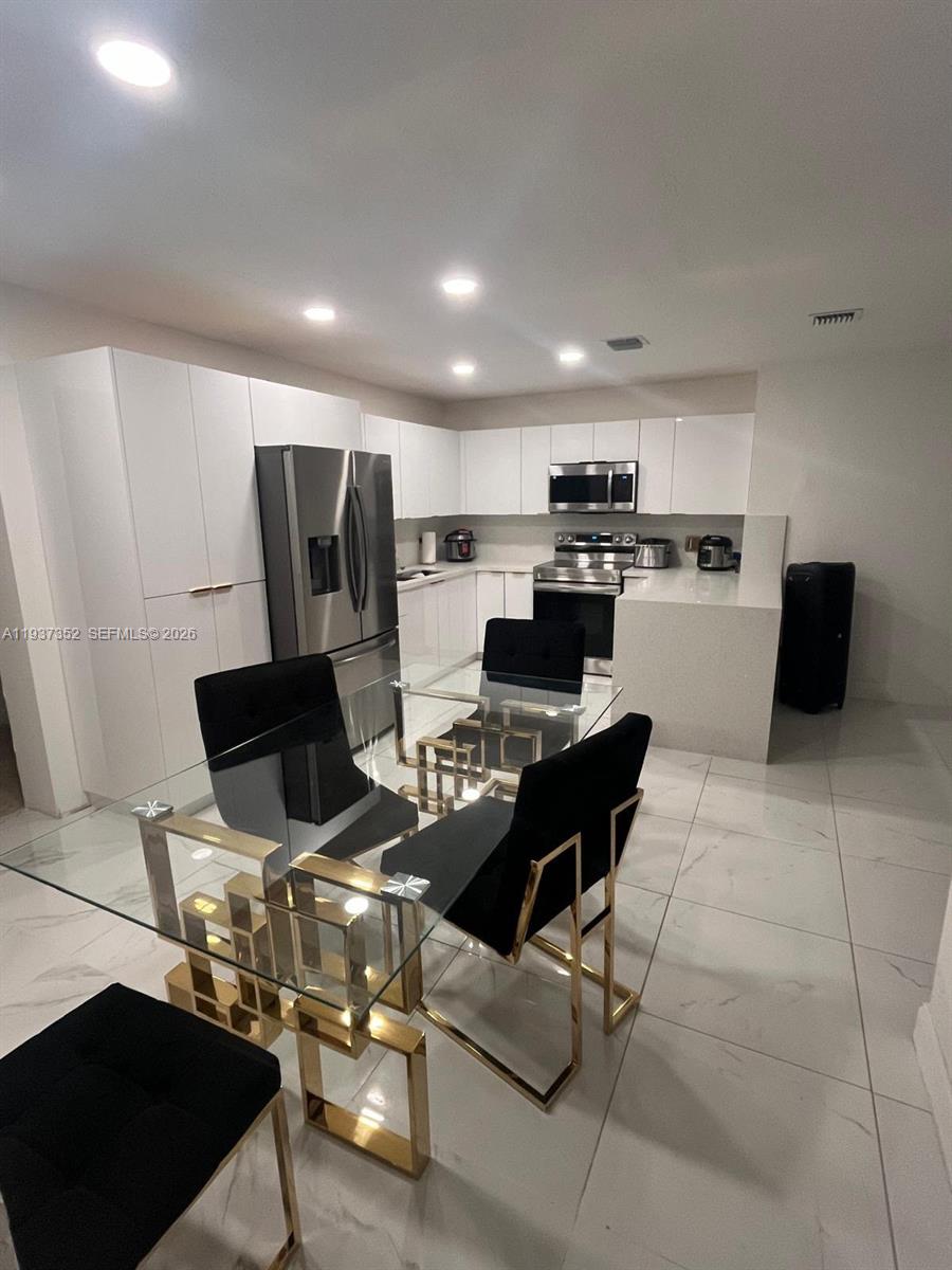 ROYAL PALMS PARK SEC 2 - Residential