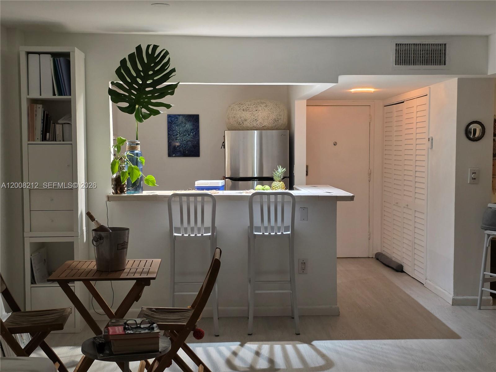 THE ISLANDER CLUB CONDO - Residential