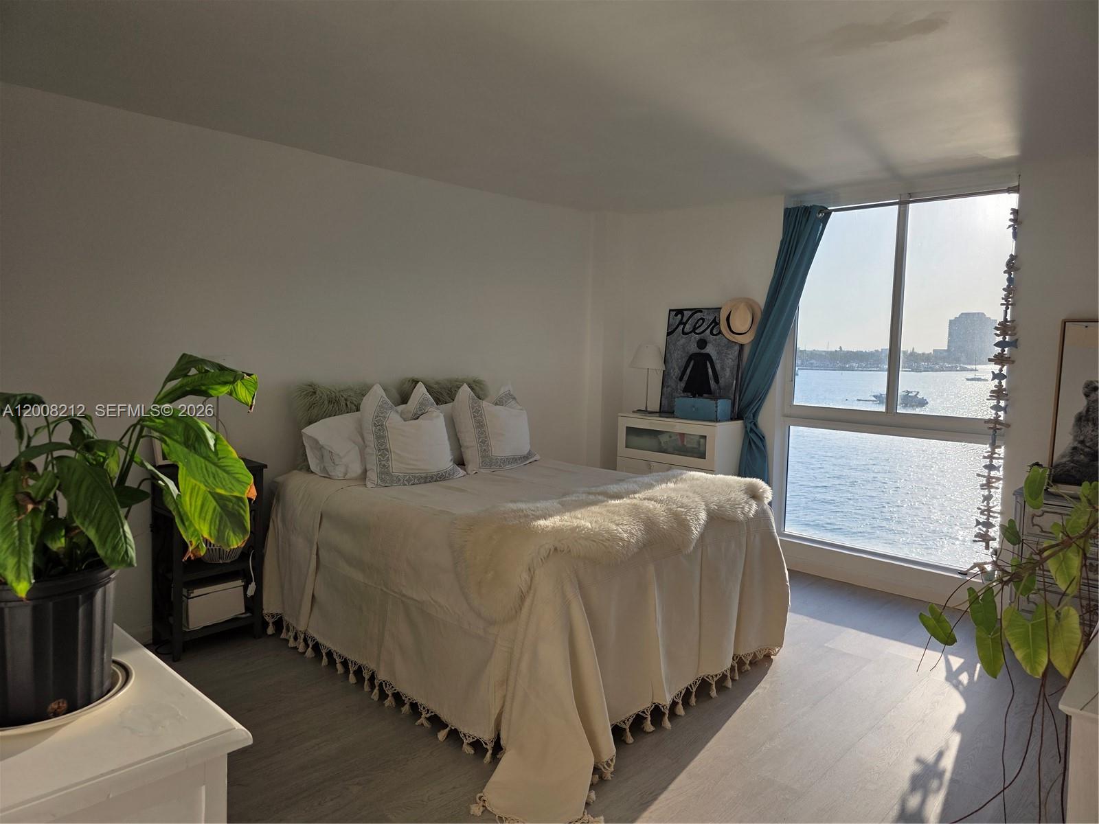 THE ISLANDER CLUB CONDO - Residential
