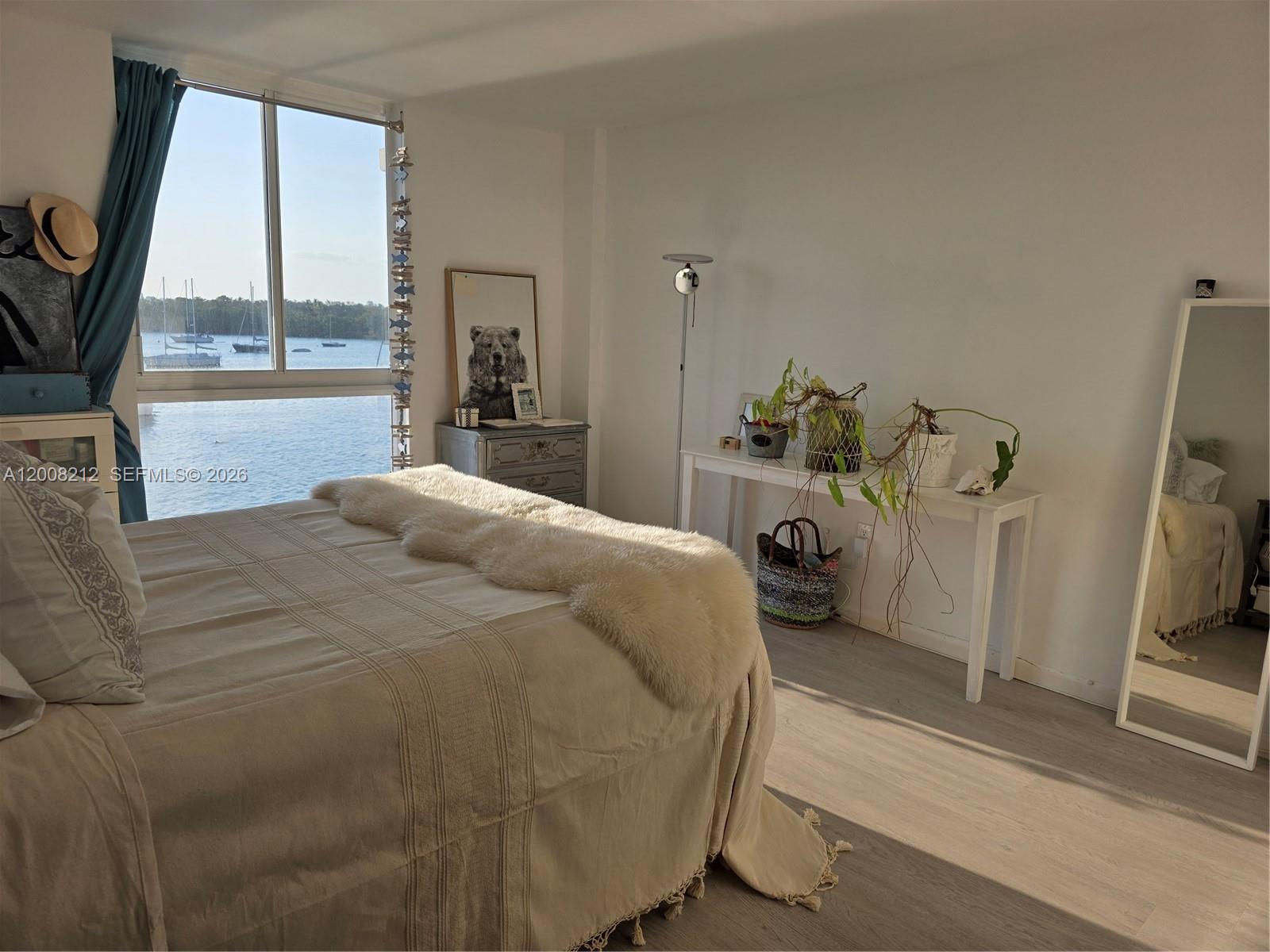 THE ISLANDER CLUB CONDO - Residential