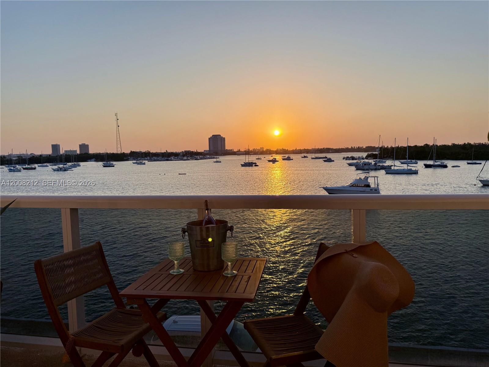 THE ISLANDER CLUB CONDO - Residential