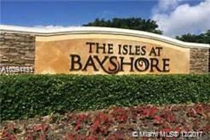 Upgraded townhouse in a nice community. Close to Turnpike. Ready to move in.