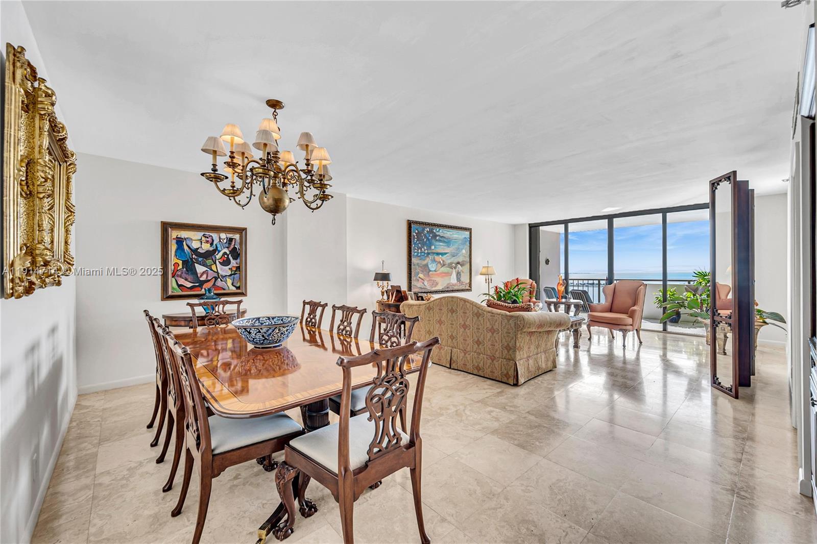 VILLA REGINA CONDO - Residential