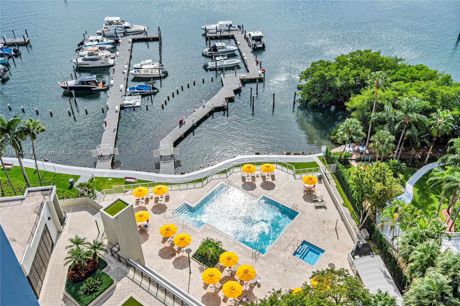 VILLA REGINA CONDO - Residential