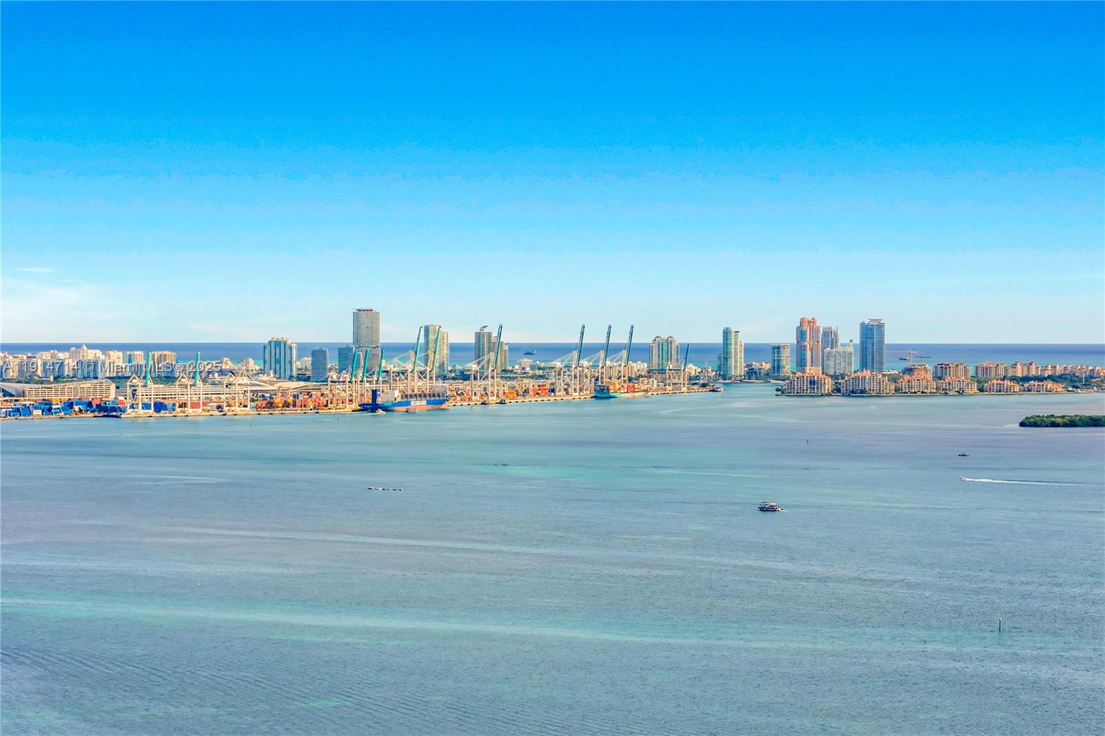 VILLA REGINA CONDO - Residential