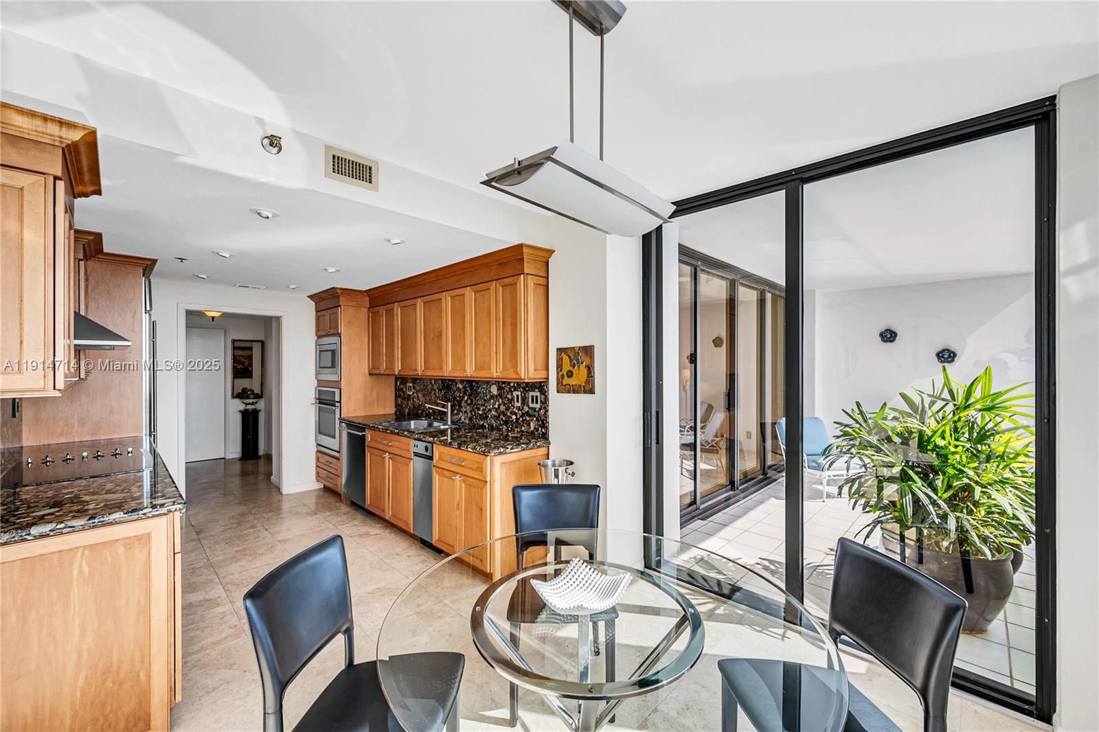 VILLA REGINA CONDO - Residential