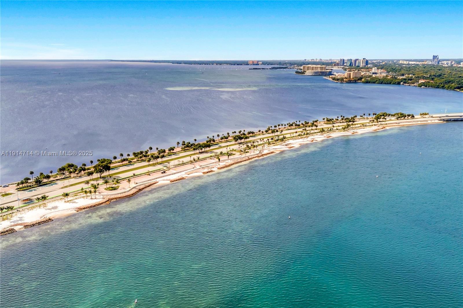 VILLA REGINA CONDO - Residential