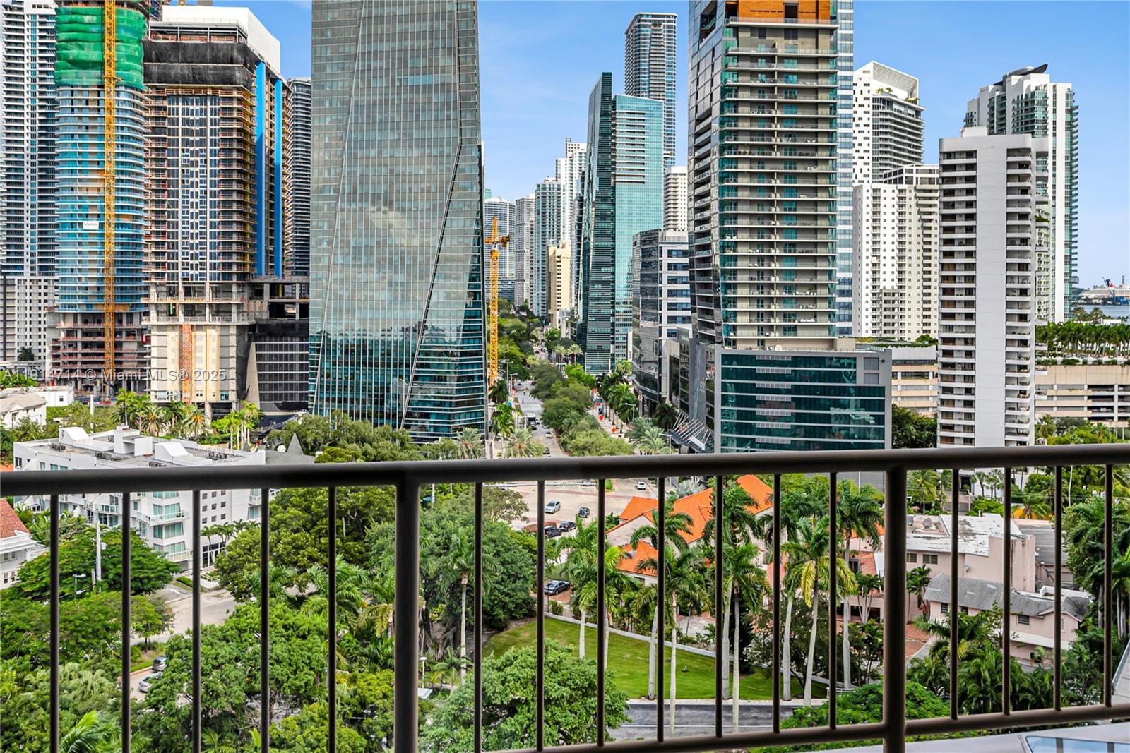 VILLA REGINA CONDO - Residential