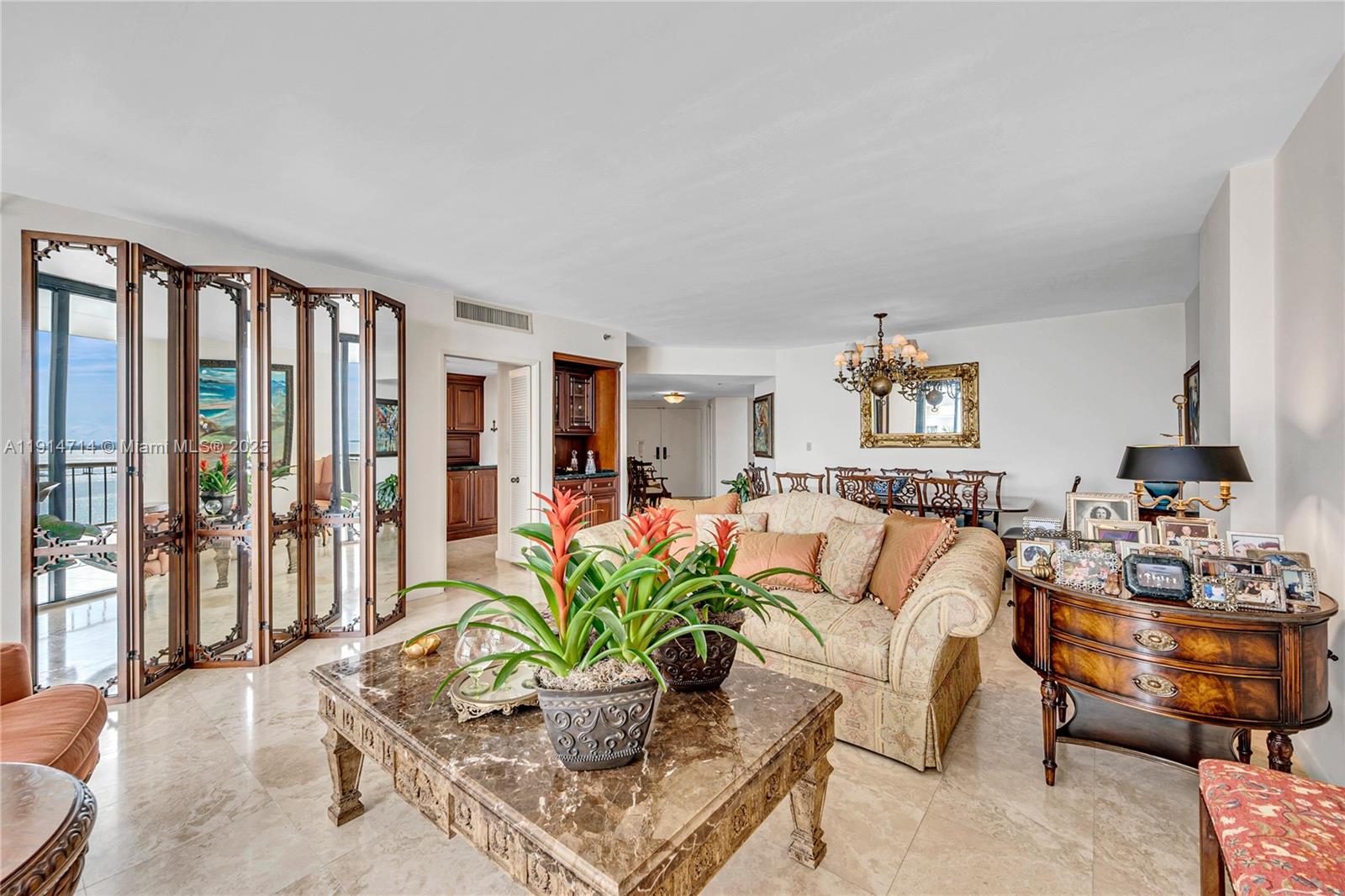 VILLA REGINA CONDO - Residential