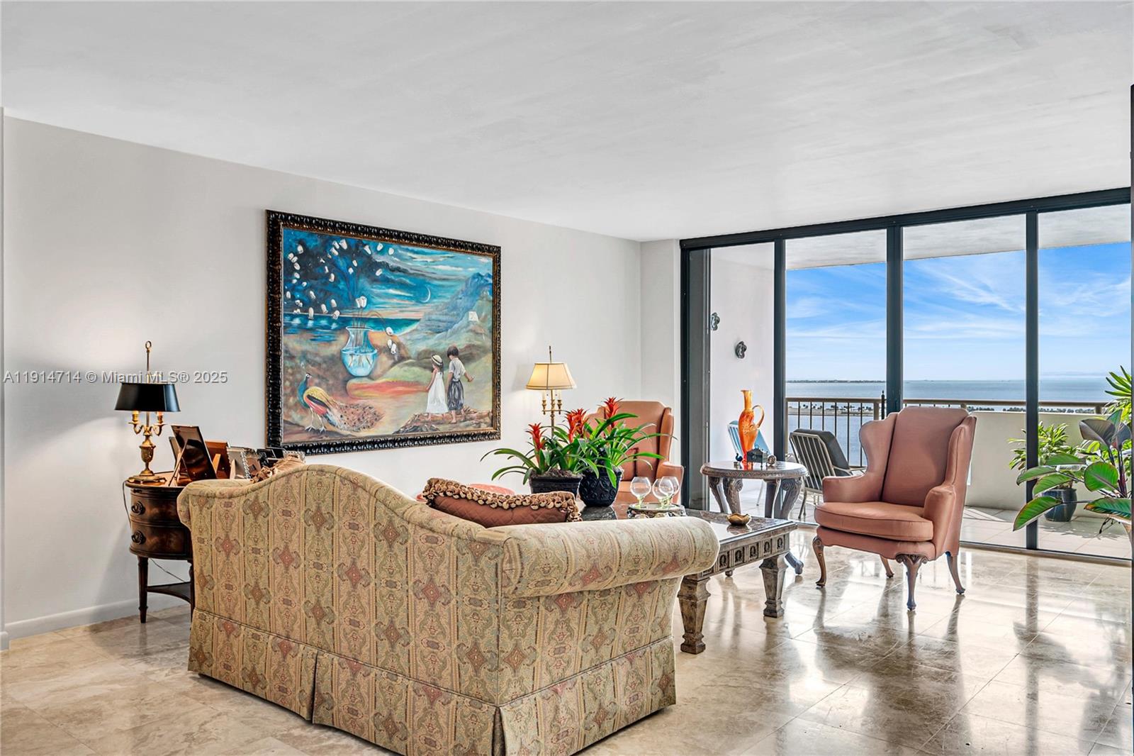 VILLA REGINA CONDO - Residential