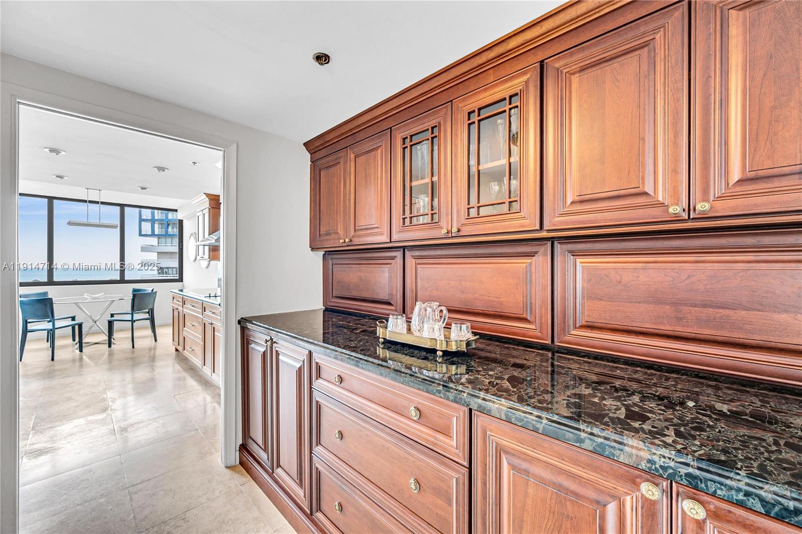 VILLA REGINA CONDO - Residential