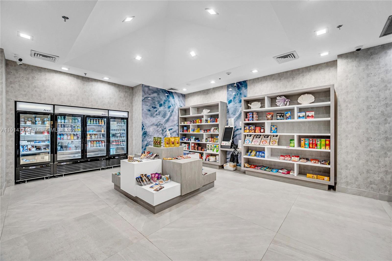 VILLA REGINA CONDO - Residential