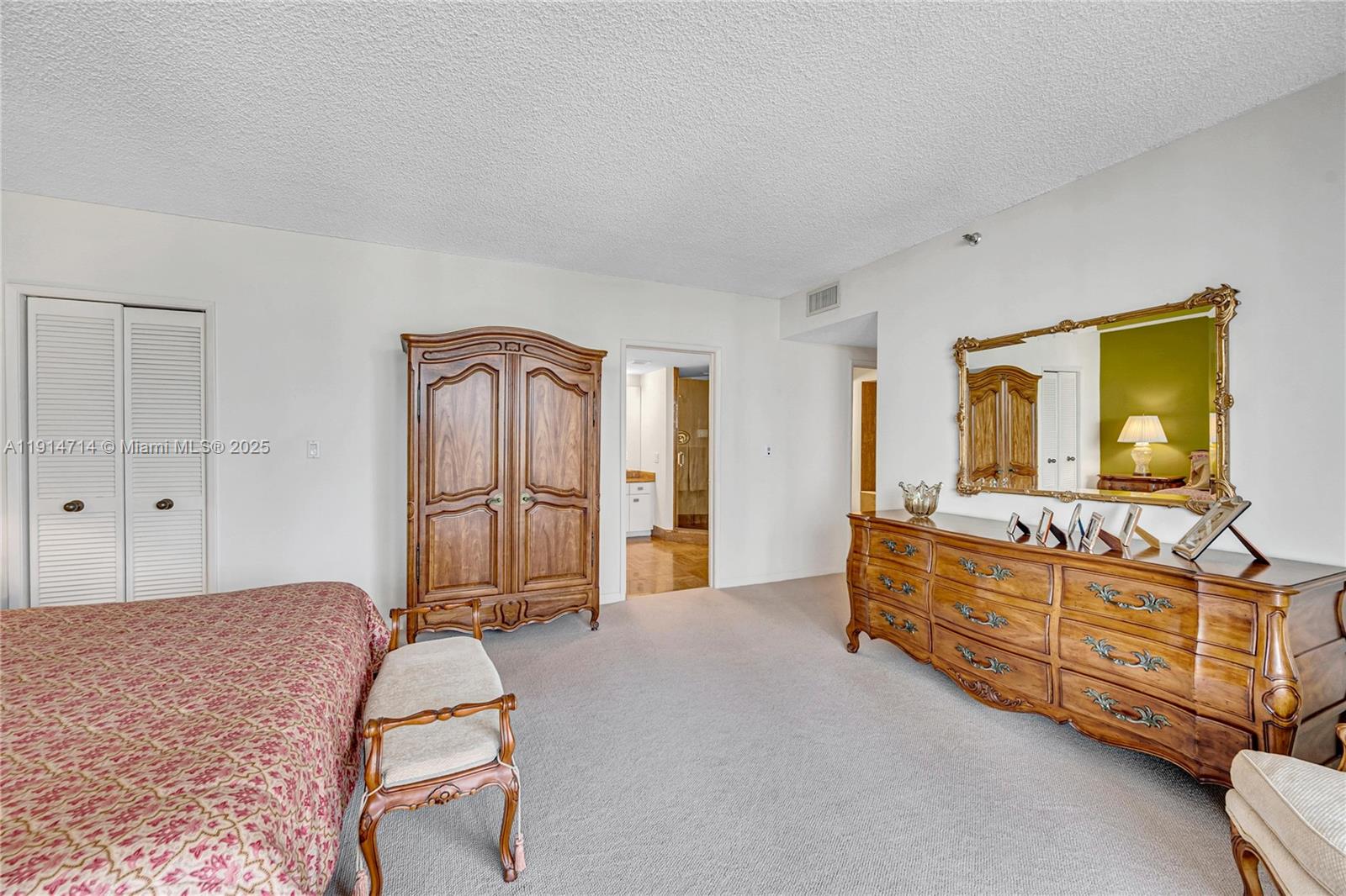 VILLA REGINA CONDO - Residential