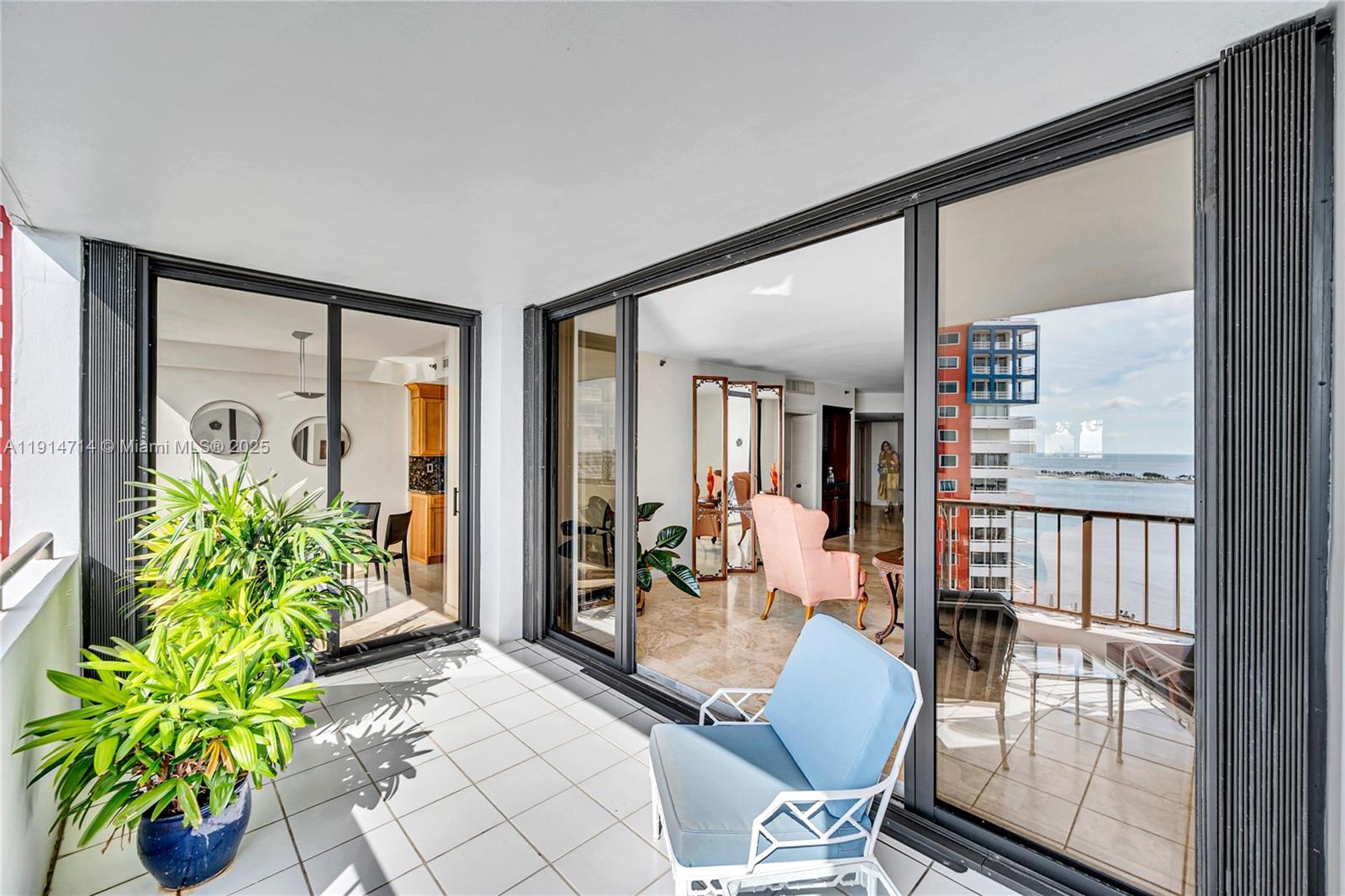 VILLA REGINA CONDO - Residential