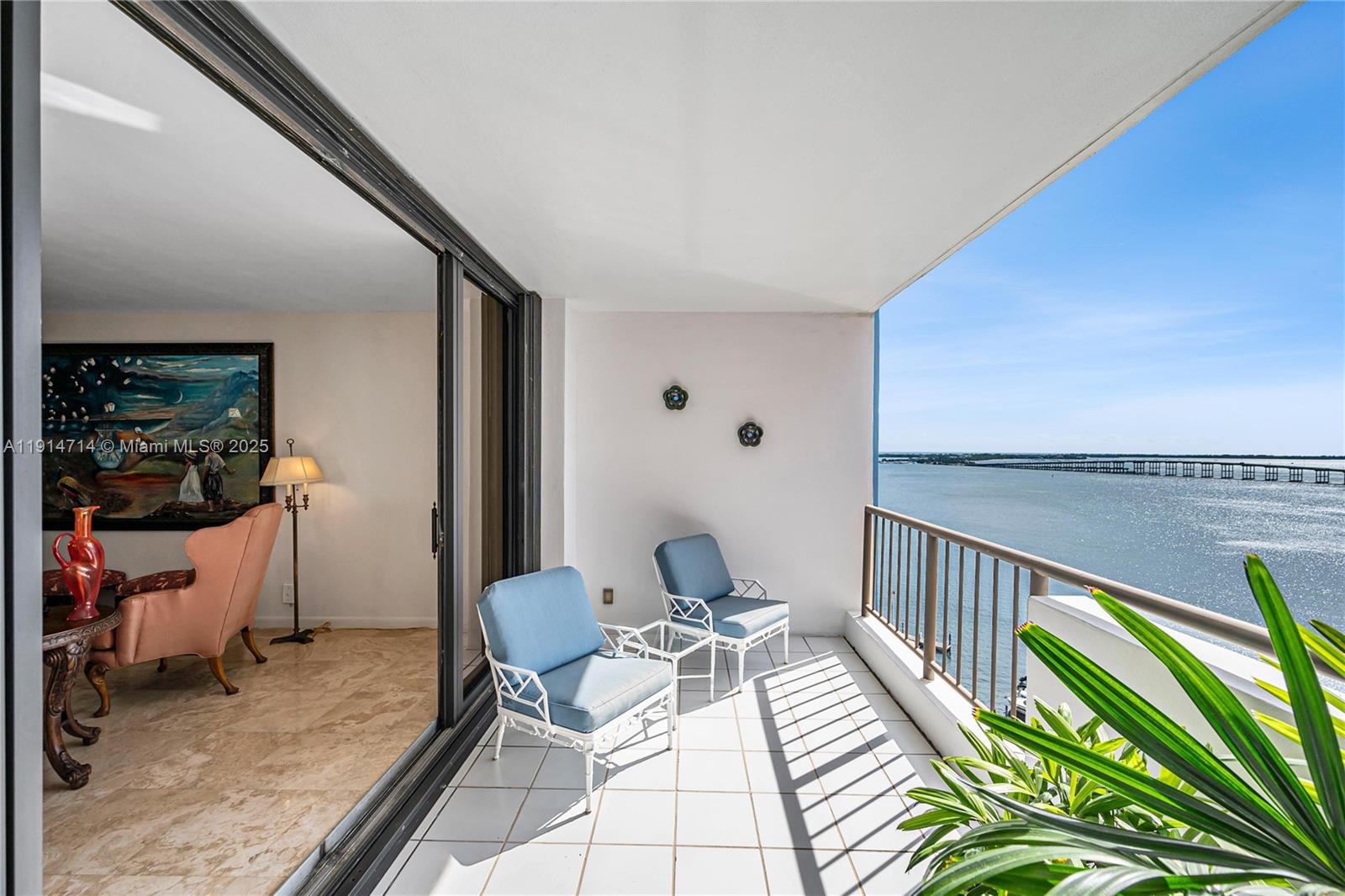 VILLA REGINA CONDO - Residential