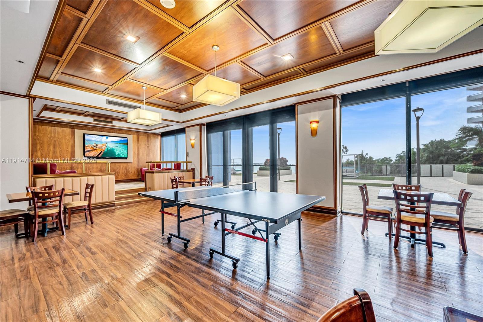 VILLA REGINA CONDO - Residential