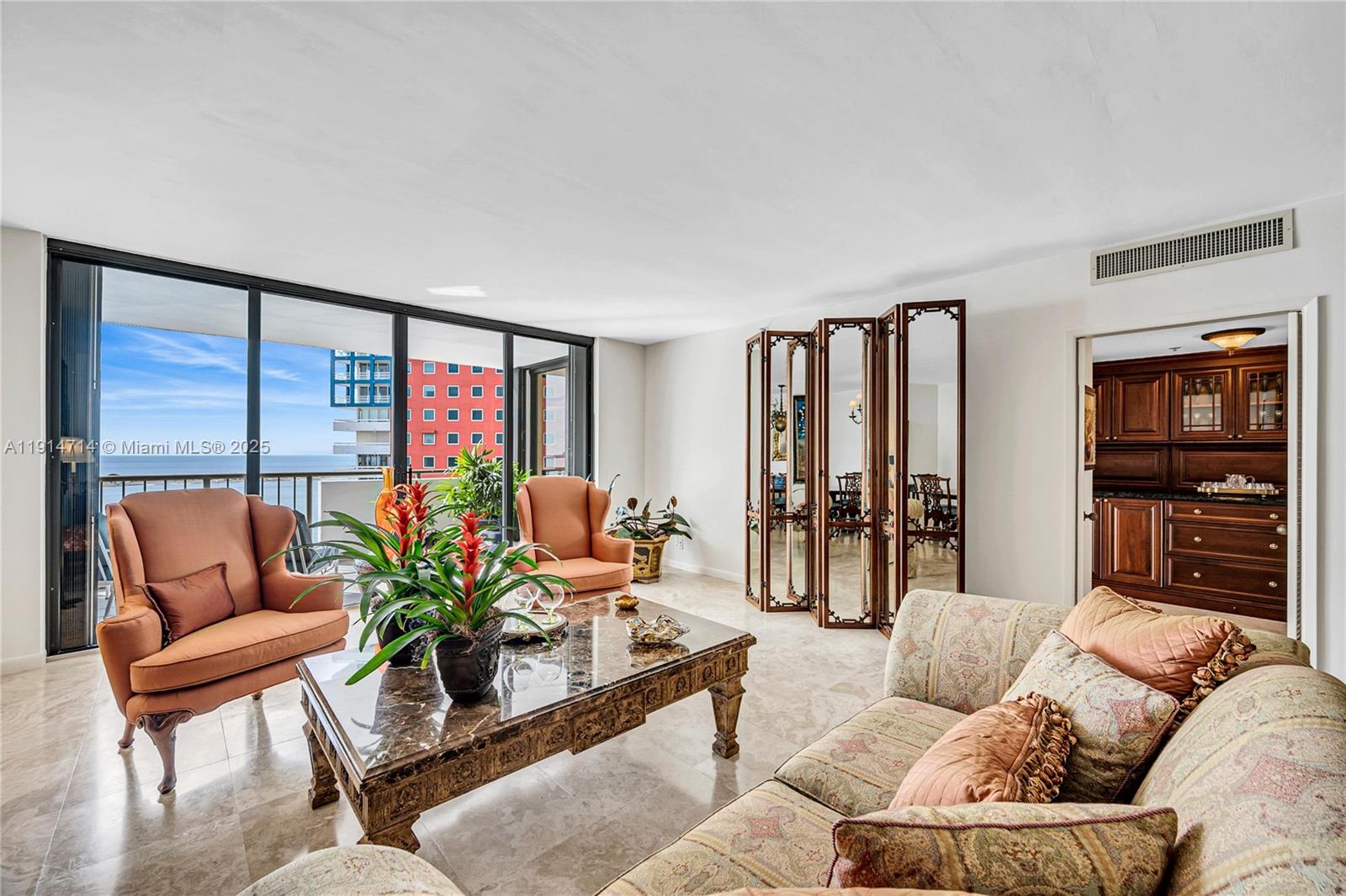 VILLA REGINA CONDO - Residential