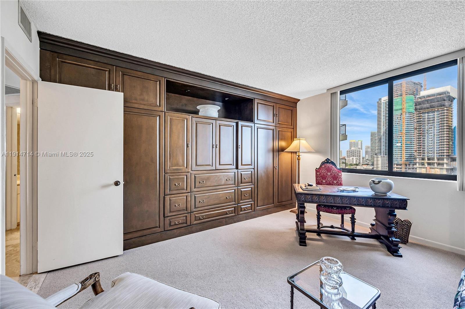 VILLA REGINA CONDO - Residential