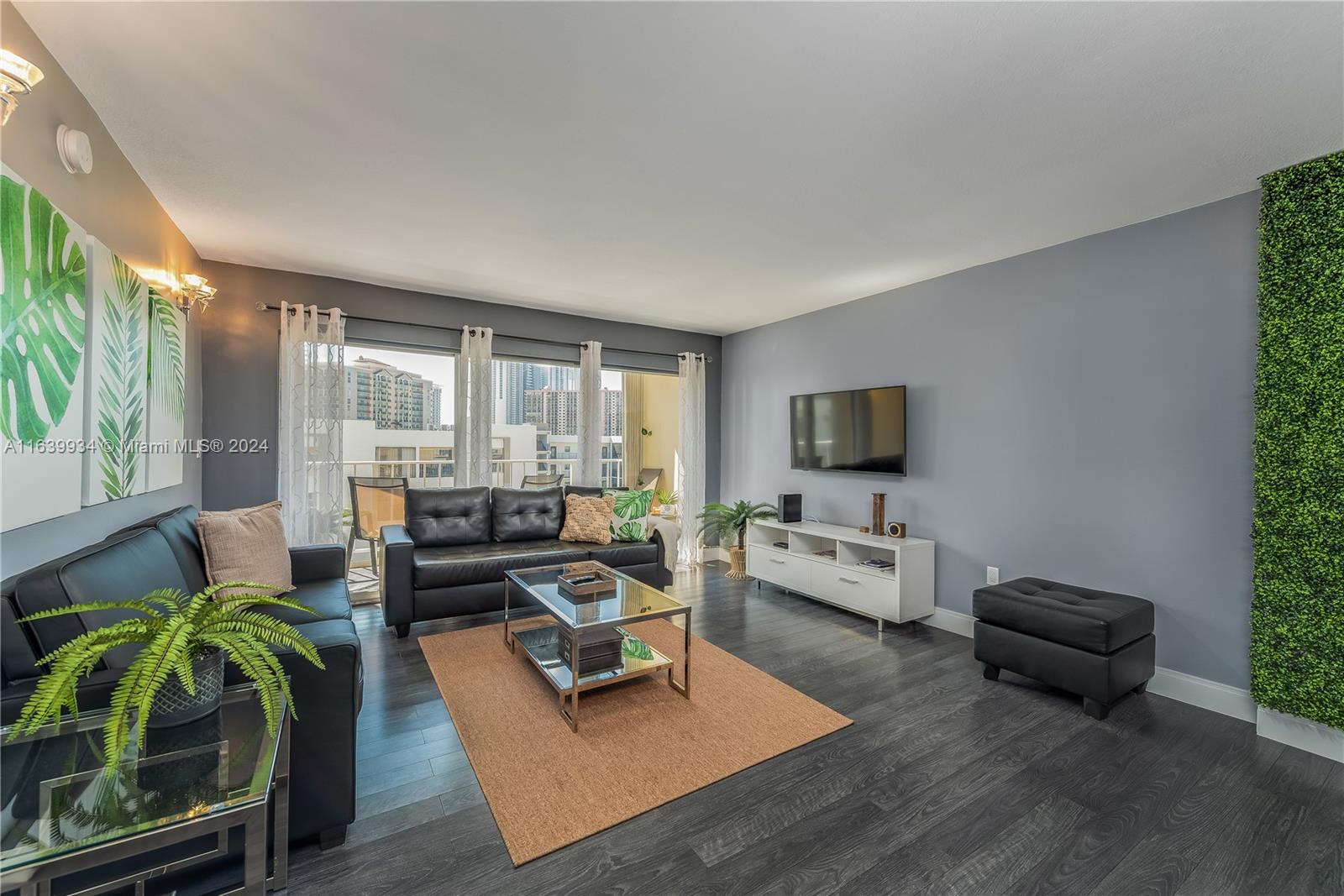 MARBELLA TOWER CONDO - Residential