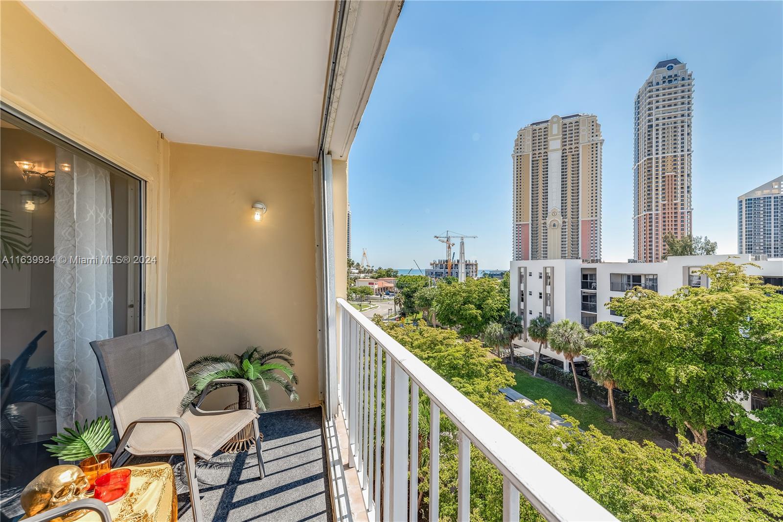 MARBELLA TOWER CONDO - Residential