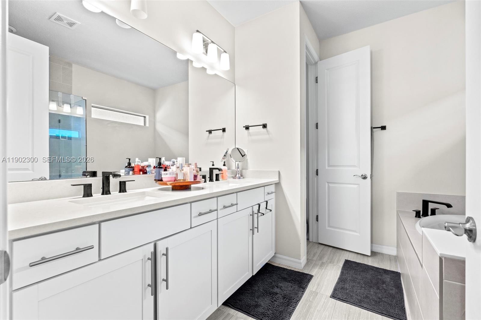 OAK TREE PROPERTY REDEVEL - Residential